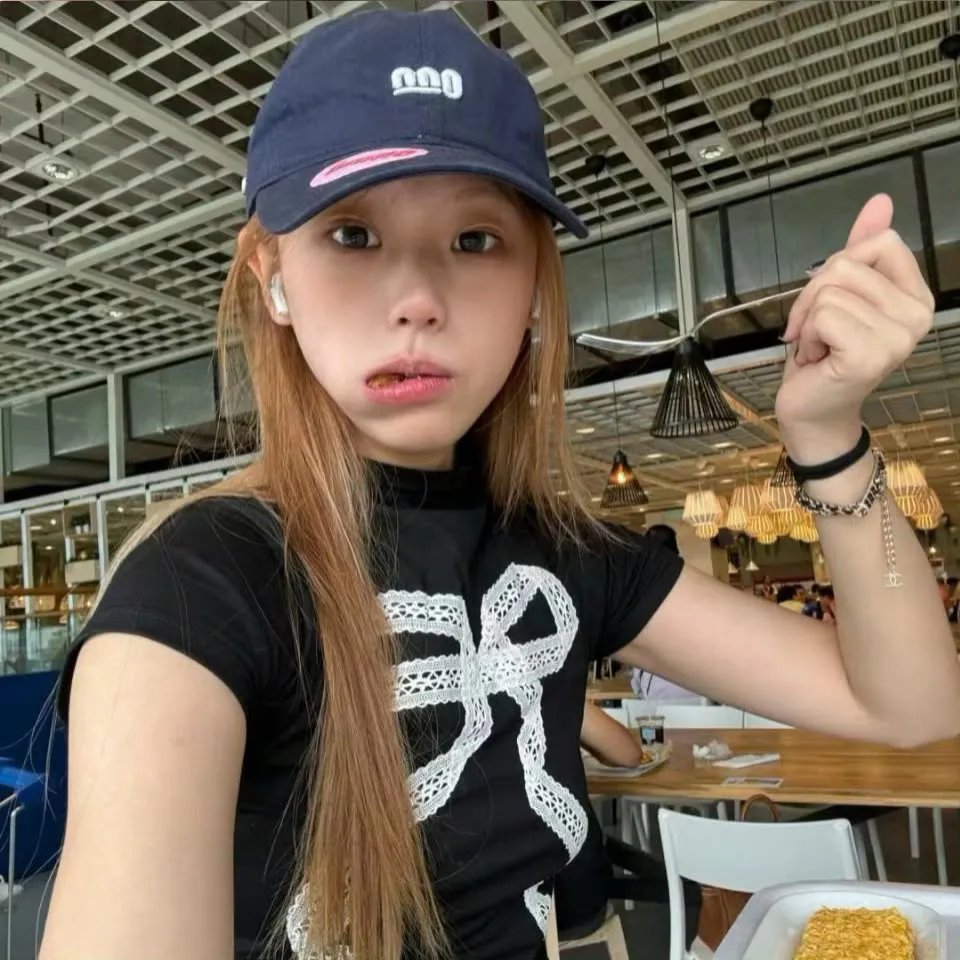 午夜下的刺花