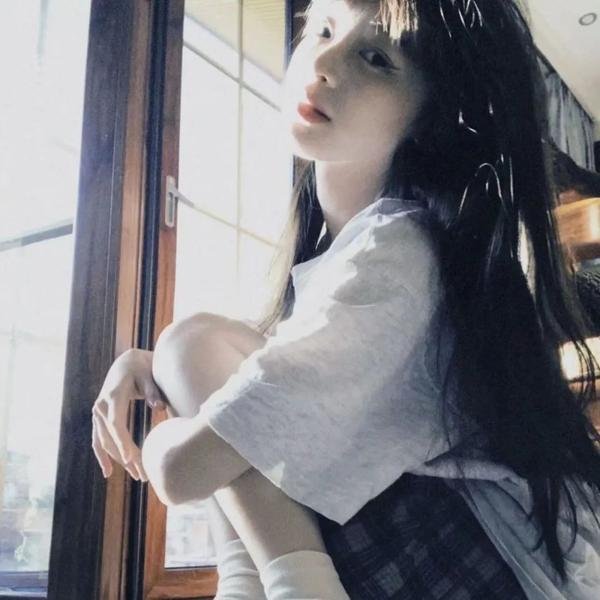 暴雨寒梅
